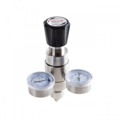 Hydrogen dual stage pressure regulator for laboratory